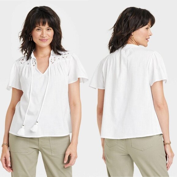 Large - New - Womens Short Sleeve V-Neck Woven Eyelet Top - Knox Rose - White - Picture 1 of 6